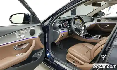 Mercedes-Benz E-Class 2017 2.0 Автомат в Москве № 137638, миниатюра 5