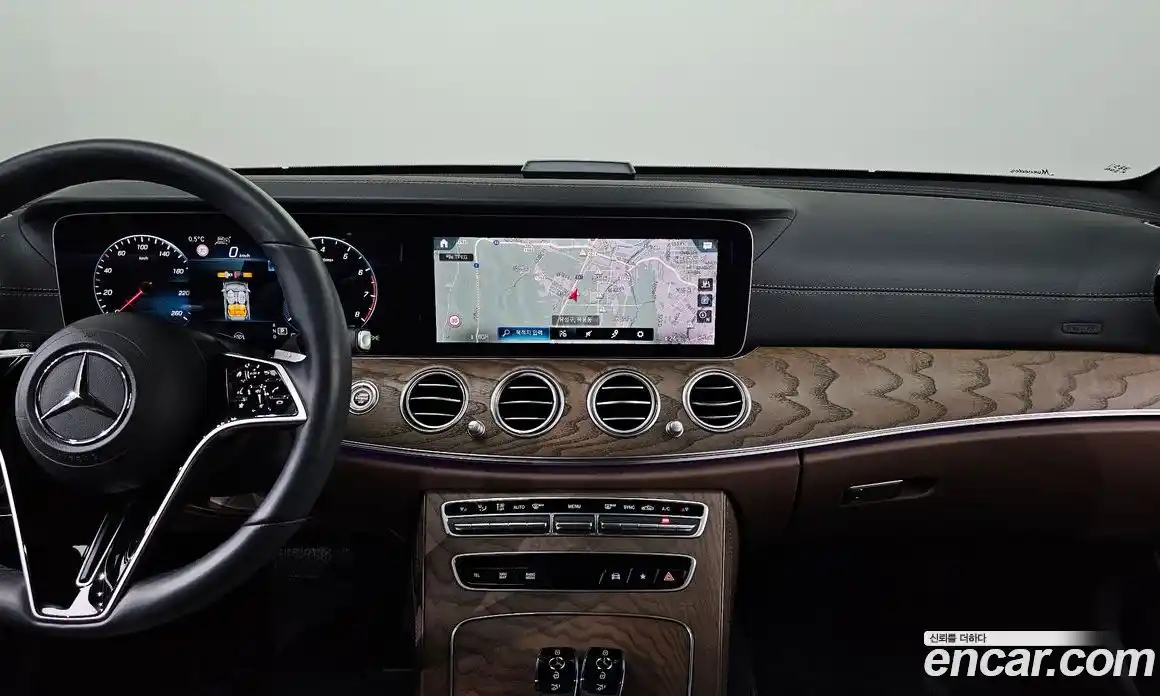 Mercedes-Benz E-Class 2022 2.0 Автомат в Москве № 140104, фото 16