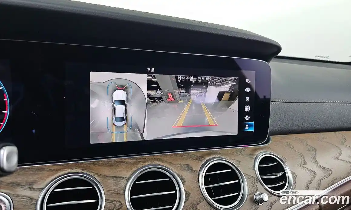 Mercedes-Benz E-Class 2022 2.0 Автомат в Москве № 140104, фото 17