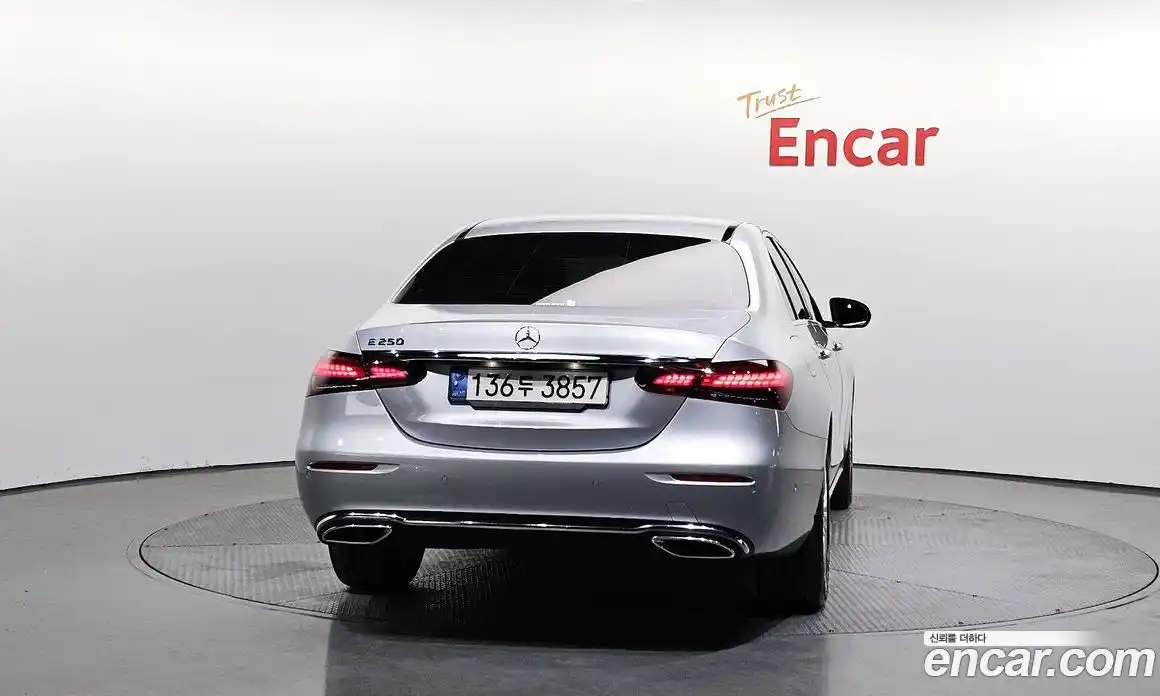 Mercedes-Benz E-Class 2022 2.0 Автомат в Москве № 140104, фото 4