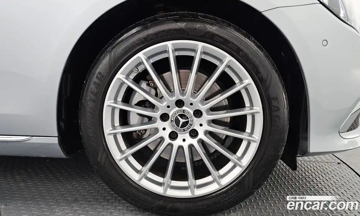 Mercedes-Benz E-Class 2022 2.0 Автомат в Москве № 140104, фото 5