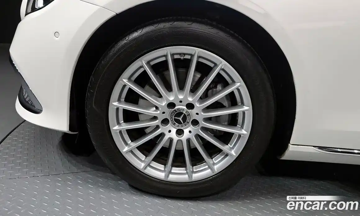 Mercedes-Benz E-Class 2022 2.0 Автомат в Москве № 142121, фото 14