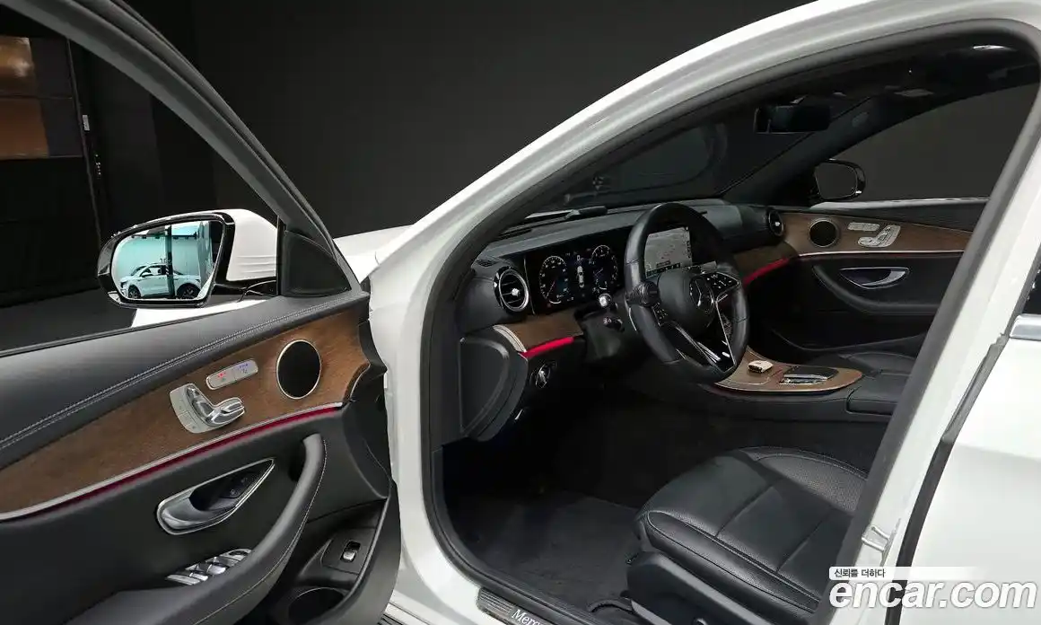 Mercedes-Benz E-Class 2022 2.0 Автомат в Москве № 142121, фото 17