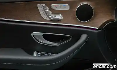 Mercedes-Benz E-Class 2022 2.0 Автомат в Москве № 142121, миниатюра 5