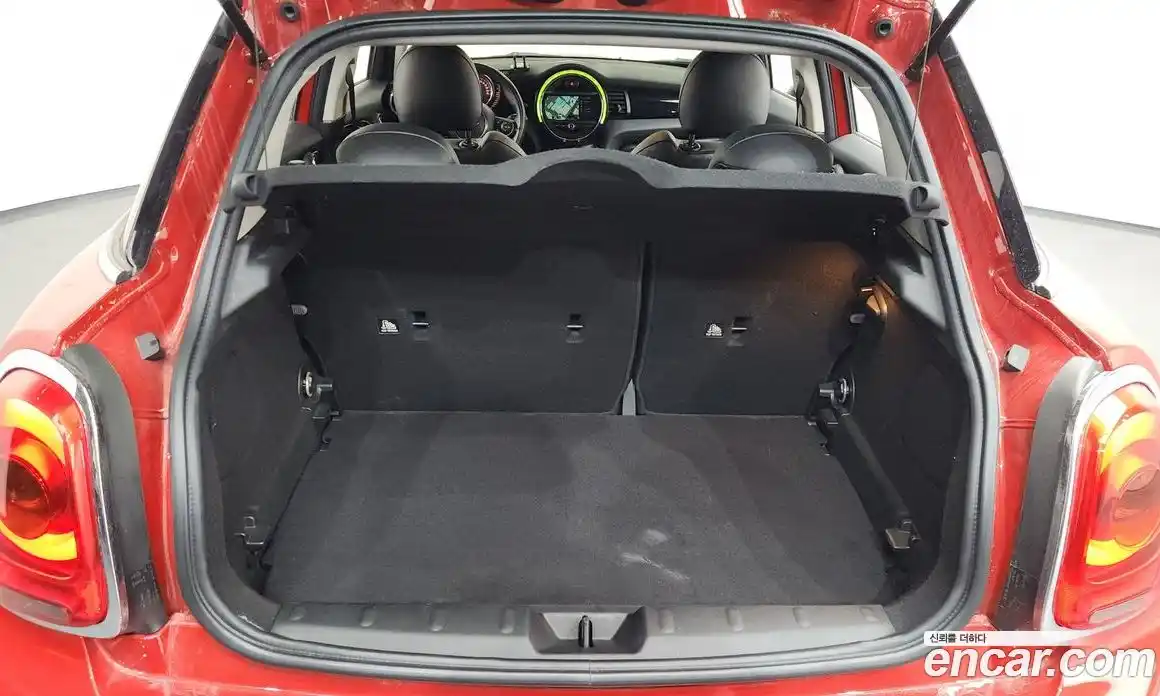 Mini Cooper 2016 1.5 Автомат в Москве № 149535, фото 12