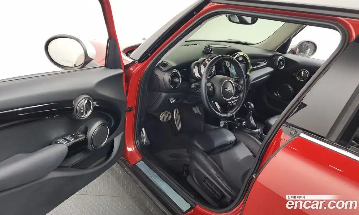 Mini Cooper 2016 1.5 Автомат в Москве № 149535, фото 15