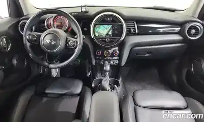 Mini Cooper 2016 1.5 Автомат в Москве № 149535, миниатюра 4