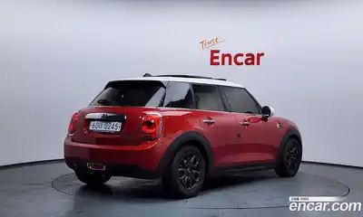 Mini Cooper 2016 1.5 Автомат в Москве № 149535, миниатюра 9