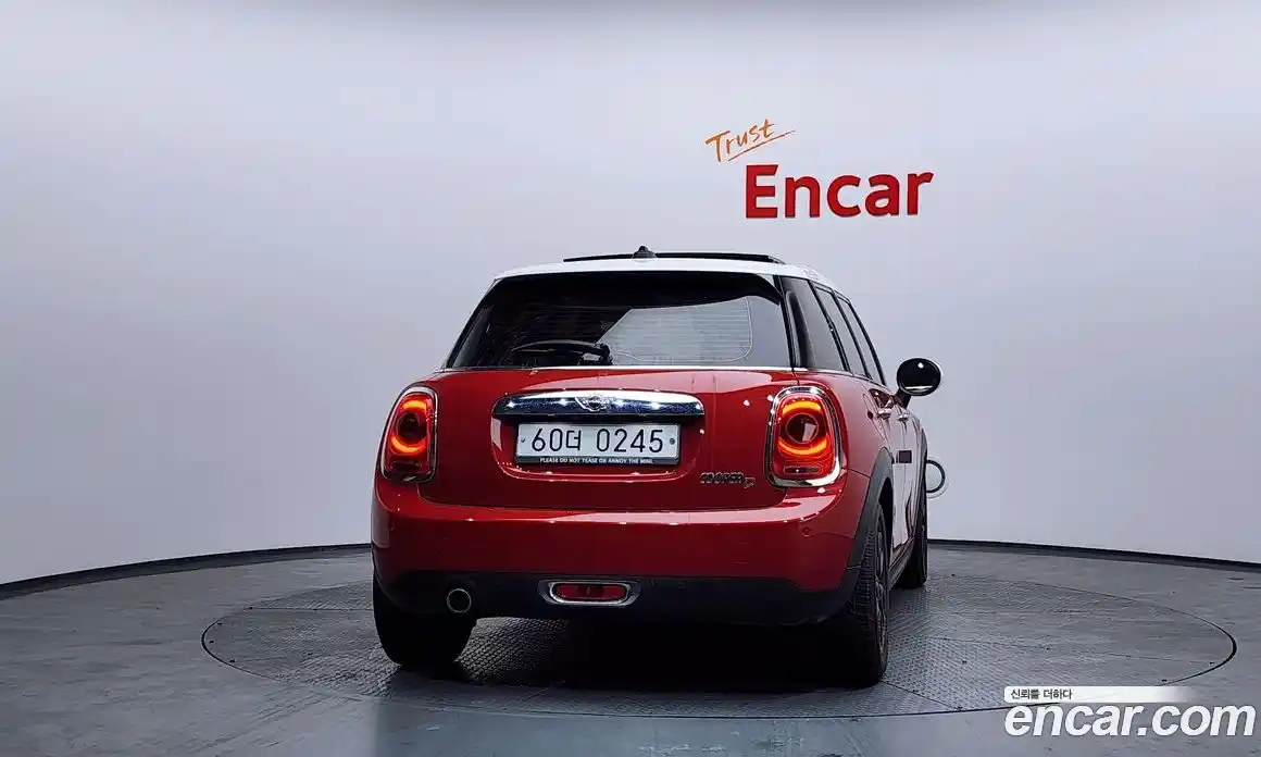 Mini Cooper 2016 1.5 Автомат в Москве № 149535, фото 10