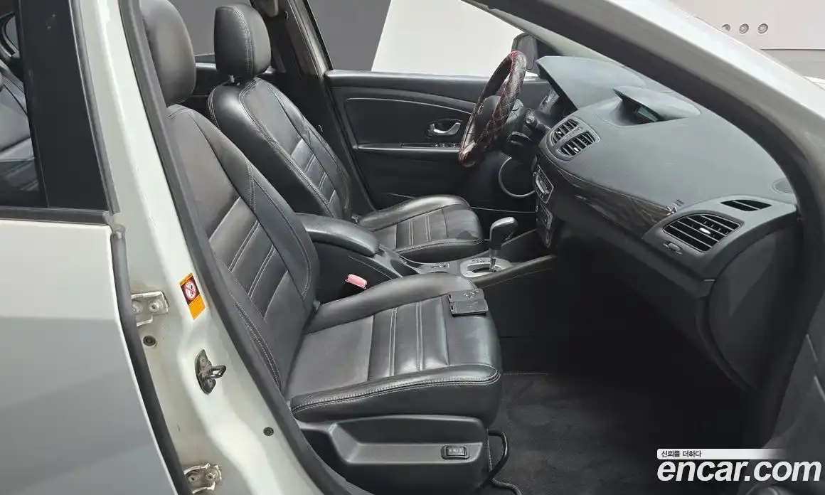 Renault SM3 2013 1.6 Автомат в Москве № 149782, фото 8