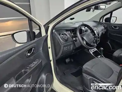 Renault QM3 2015 1.5 Автомат в Москве № 152873, миниатюра 11