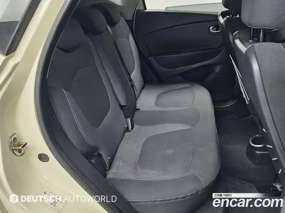 Renault QM3 2015 1.5 Автомат в Москве № 152873, фото 12