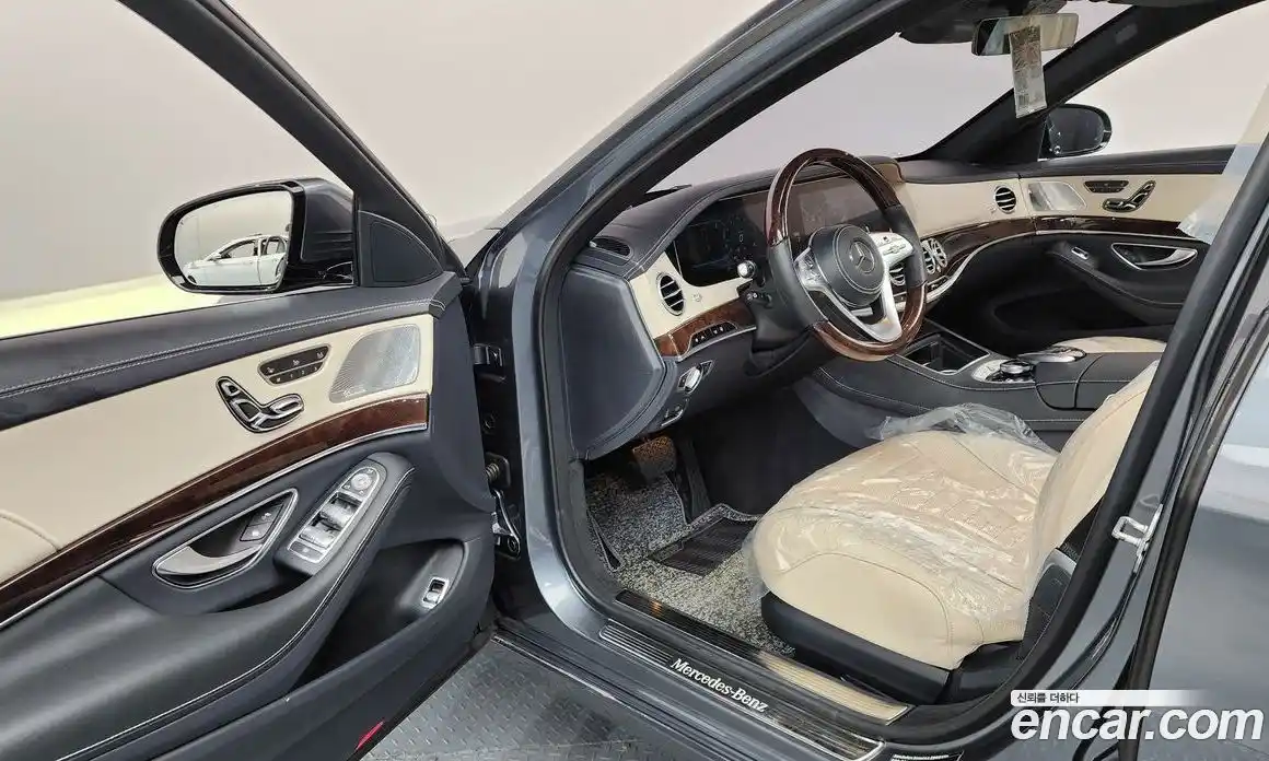 Mercedes-Benz S-Class 2018 4.0 Автомат в Москве № 157816, фото 10