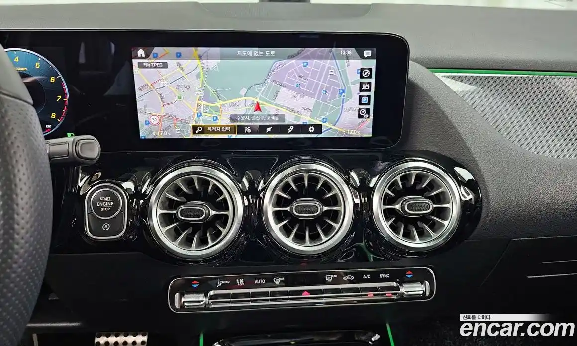 Mercedes-Benz GLA-Class 2023 2.0 Автомат в Москве № 160142, фото 17