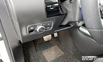 Mercedes-Benz GLA-Class 2023 2.0 Автомат в Москве № 160142, миниатюра 3