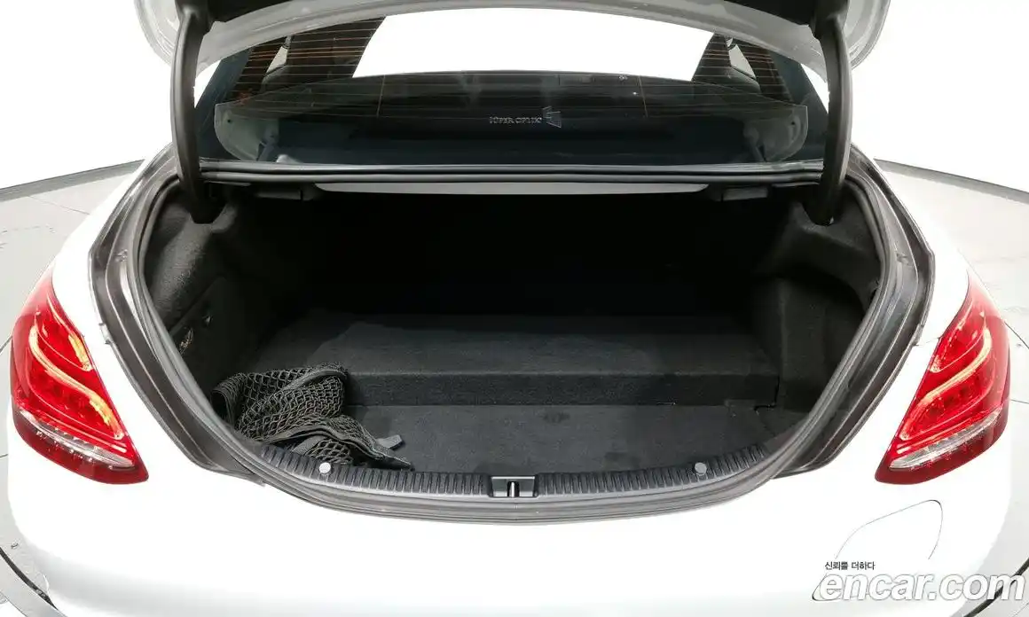 Mercedes-Benz C-Class 2018 2.0 Автомат в Москве № 161548, фото 18