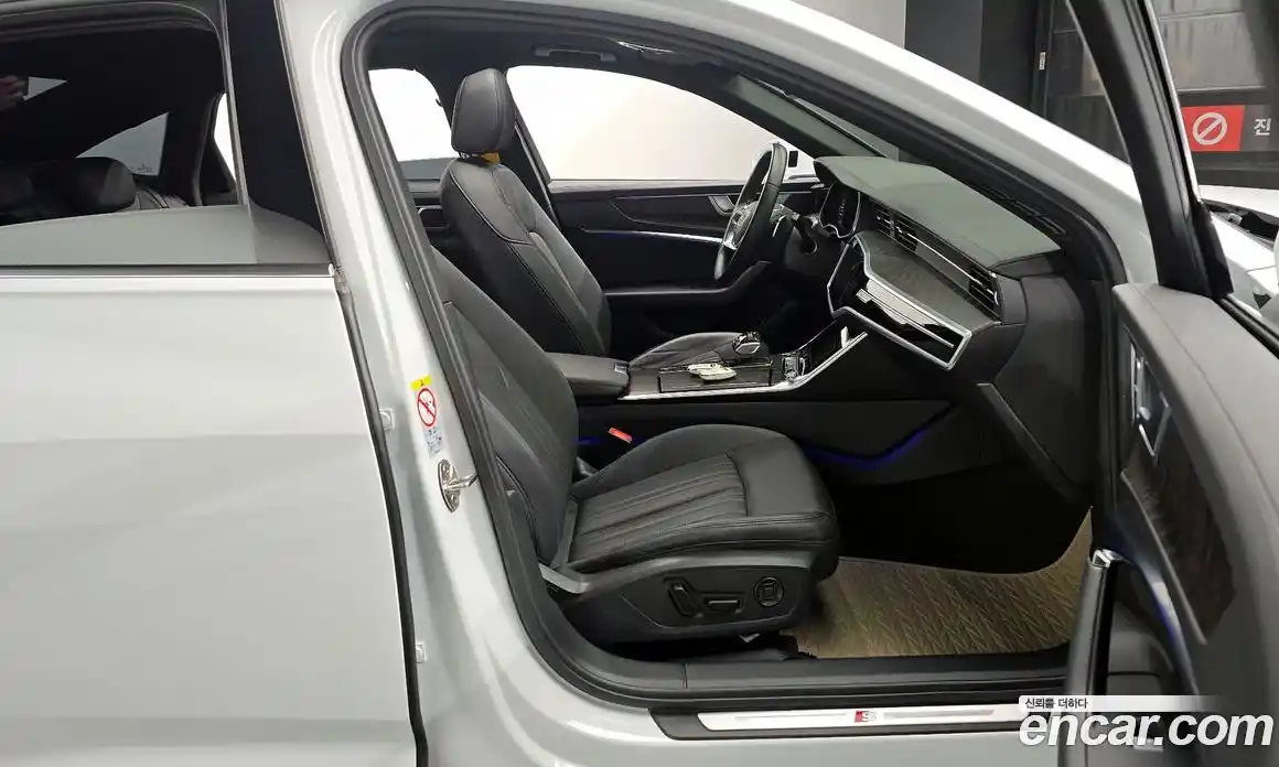 Audi A6 2023 2.0 Автомат в Москве № 162735, фото 11