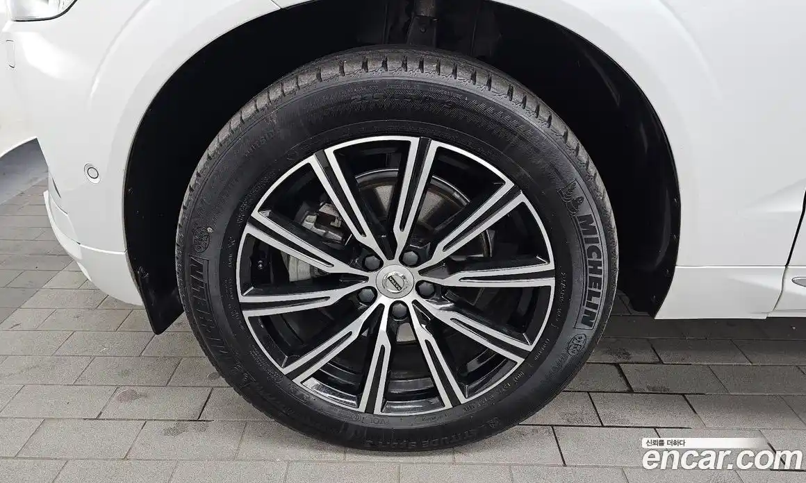 Volvo XC60 2021 2.0 Автомат в Москве № 164386, фото 12