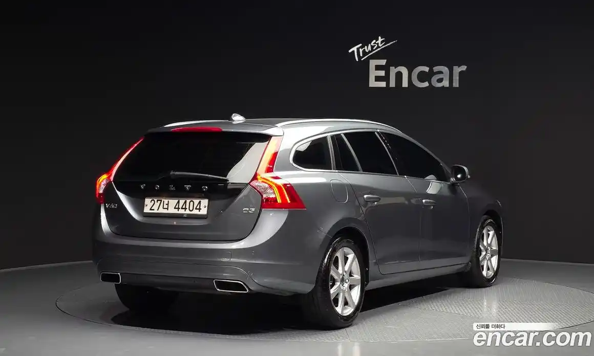 Volvo V60 2017 2.0 Автомат в Москве № 164649, фото 12
