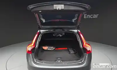 Volvo V60 2017 2.0 Автомат в Москве № 164649, миниатюра 8