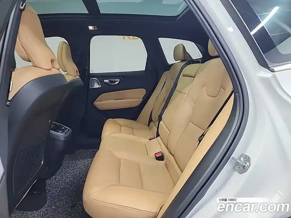 Volvo XC60 2021 2.0 Автомат в Москве № 164827, фото 12