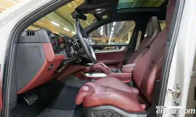 Porsche Cayenne 2024 3.0 Автомат в Москве № 165018, миниатюра 5