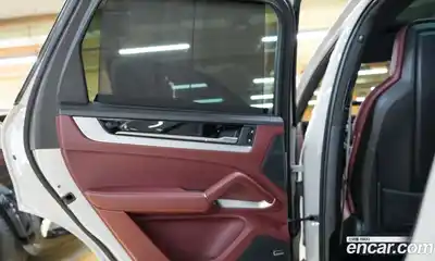 Porsche Cayenne 2024 3.0 Автомат в Москве № 165018, миниатюра 10