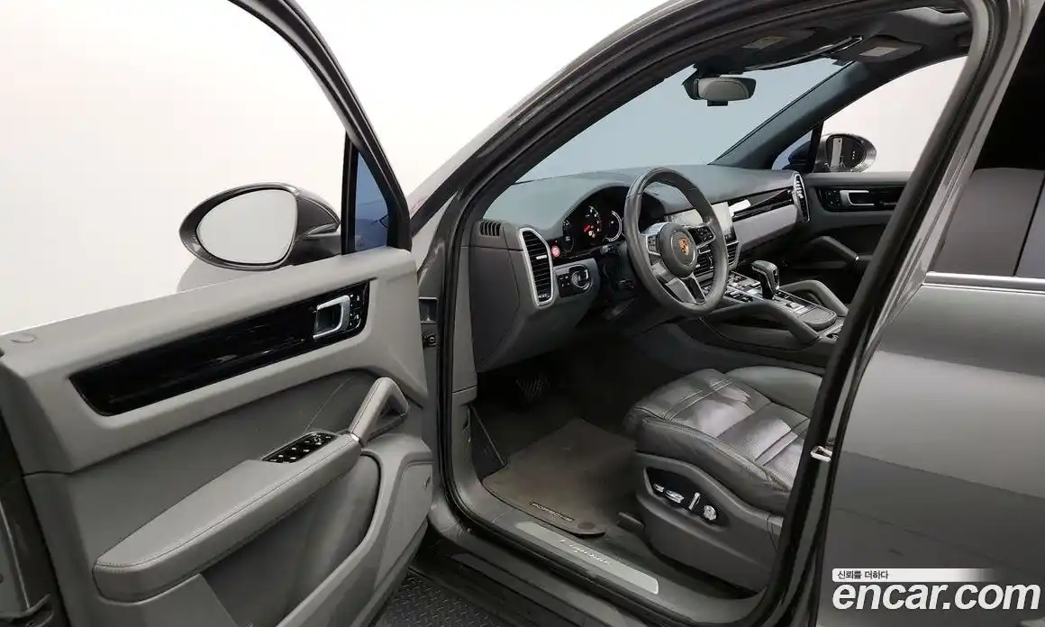 Porsche Cayenne 2019 3.0 Автомат в Москве № 165175, фото 2