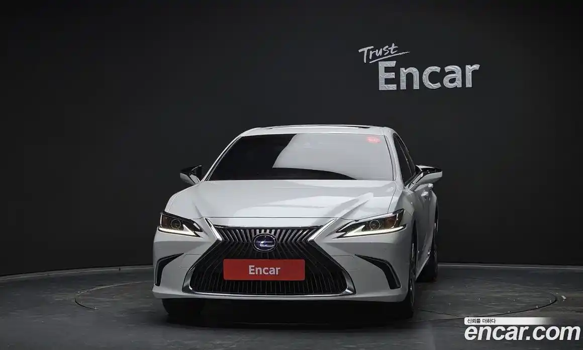 Lexus ES 2021 2.5 Автомат в Москве № 168134, фото 2