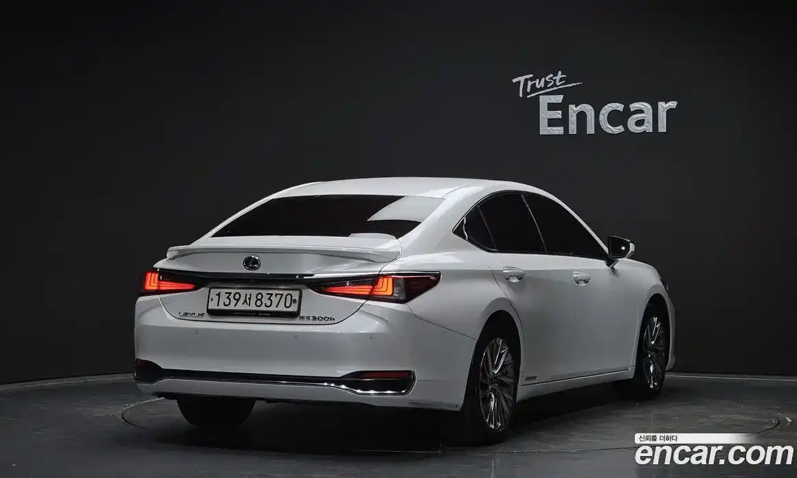 Lexus ES 2021 2.5 Автомат в Москве № 168134, фото 4