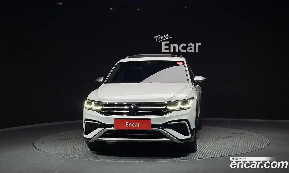 Volkswagen Tiguan 2023 2.0 Автомат в Москве № 168520, фото 3
