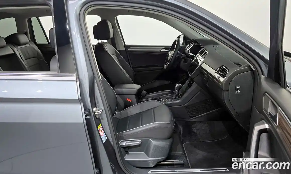 Volkswagen Tiguan 2022 2.0 Автомат в Москве № 168572, фото 11