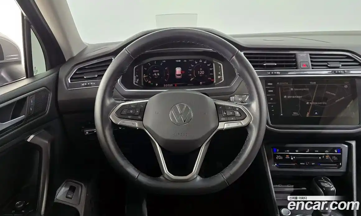 Volkswagen Tiguan 2022 2.0 Автомат в Москве № 168572, фото 13