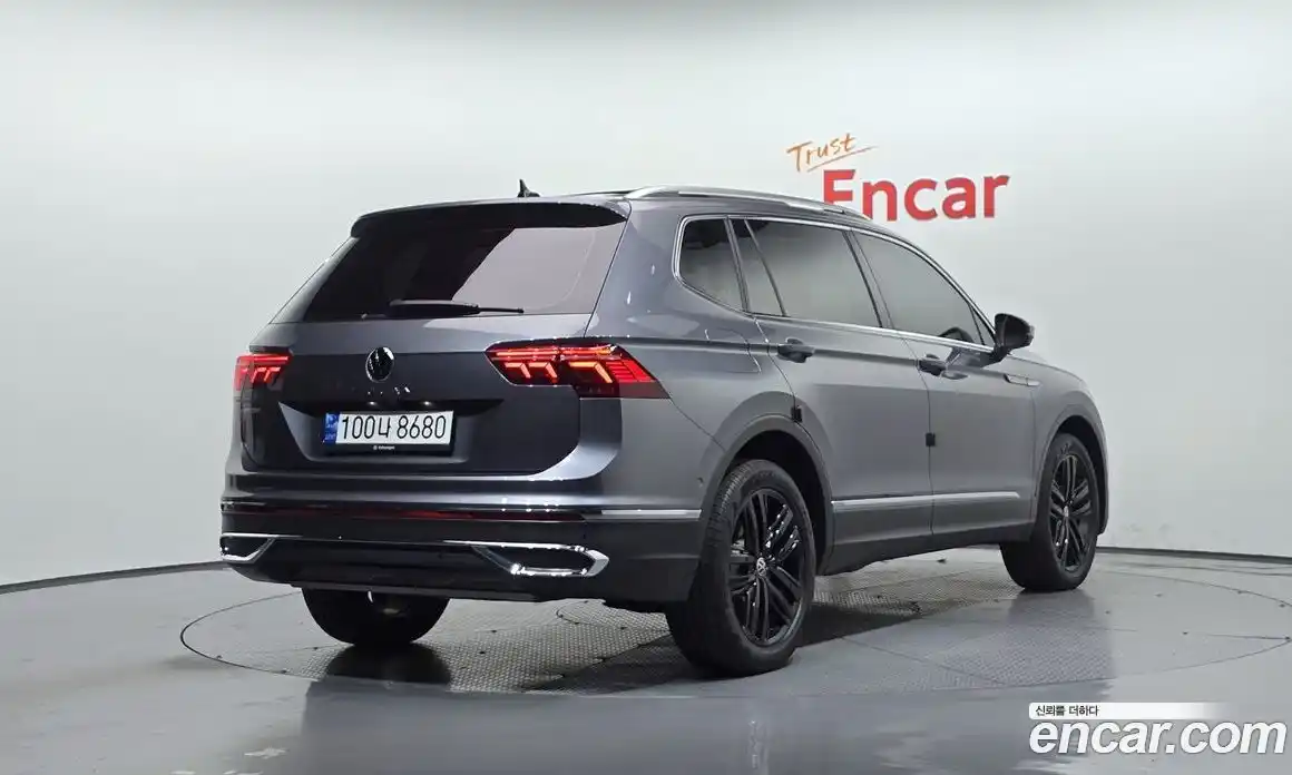 Volkswagen Tiguan 2022 2.0 Автомат в Москве № 168572, фото 2