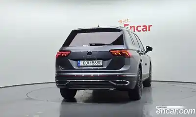 Volkswagen Tiguan 2022 2.0 Автомат в Москве № 168572, миниатюра 4