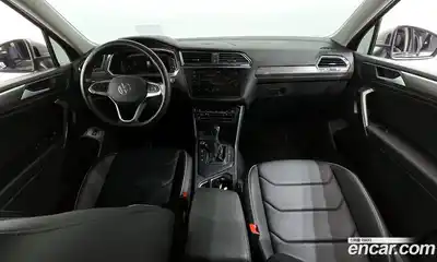 Volkswagen Tiguan 2022 2.0 Автомат в Москве № 168572, миниатюра 7