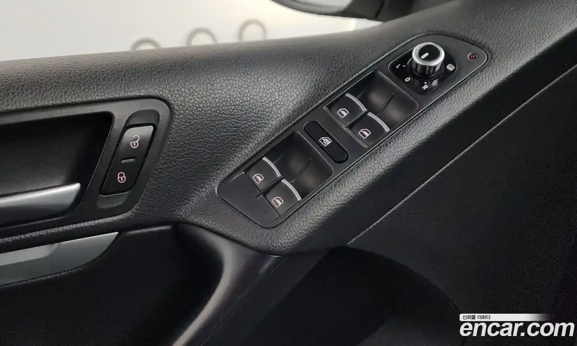 Volkswagen Tiguan 2014 2.0 Автомат в Москве № 168956, фото 15