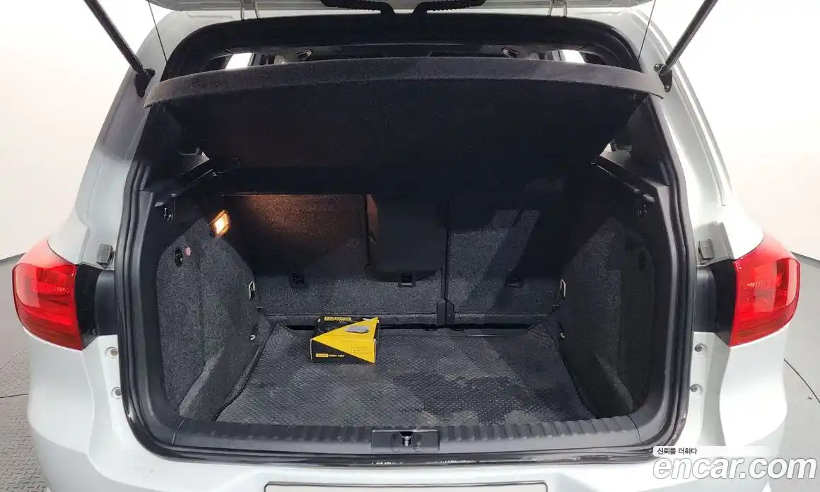 Volkswagen Tiguan 2014 2.0 Автомат в Москве № 168956, фото 2