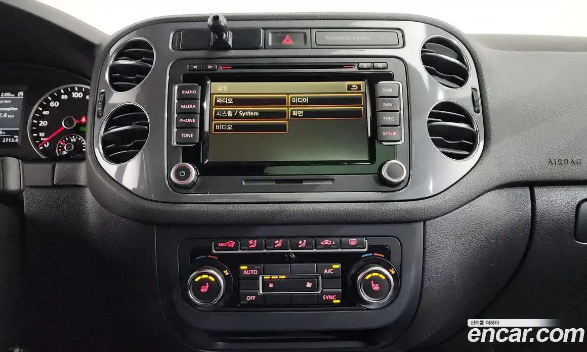 Volkswagen Tiguan 2014 2.0 Автомат в Москве № 168956, фото 3