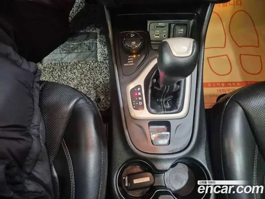 Jeep Cherokee 2015 2.0 Автомат в Москве № 170066, фото 15