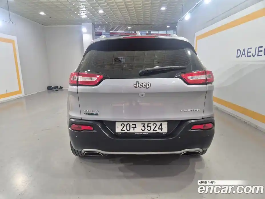 Jeep Cherokee 2015 2.0 Автомат в Москве № 170066, фото 6