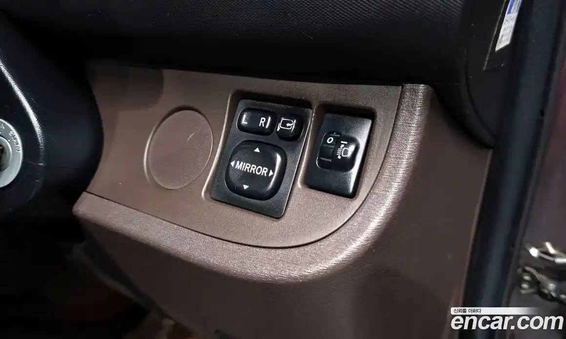 Toyota iQ 2010 1.0 Автомат в Москве № 170093, фото 11