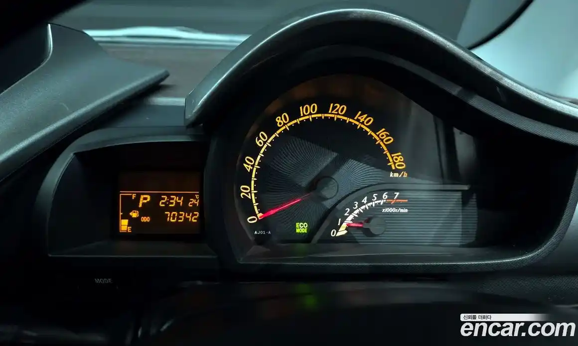 Toyota iQ 2010 1.0 Автомат в Москве № 170093, фото 8