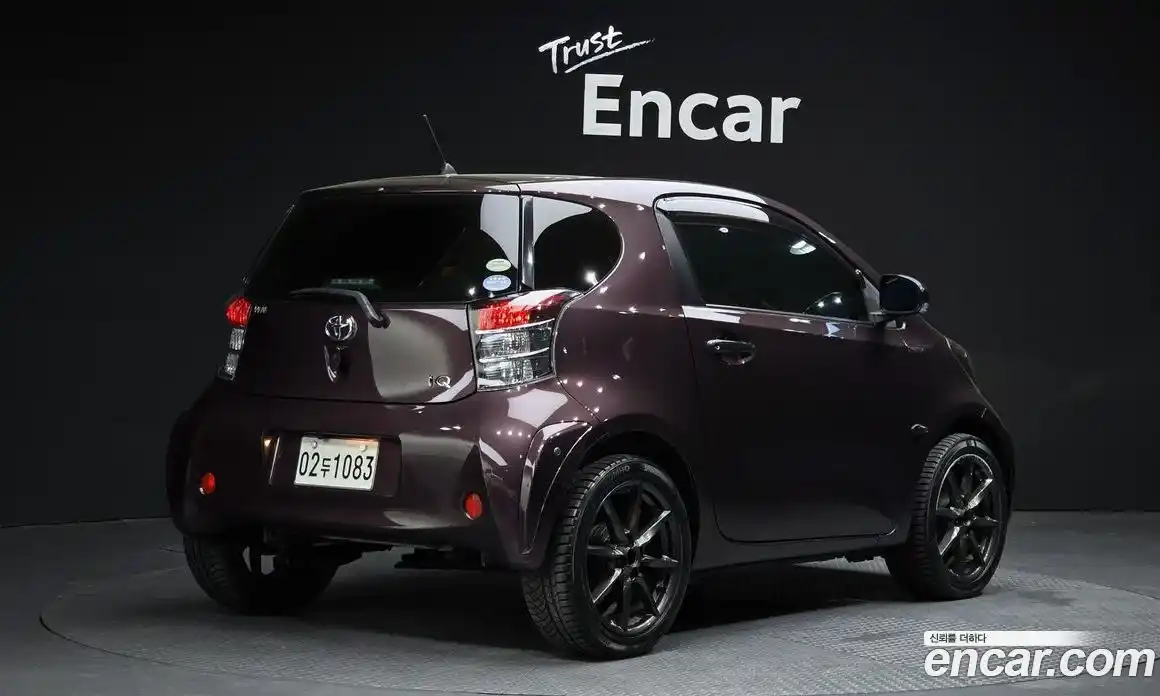 Toyota iQ 2010 1.0 Автомат в Москве № 170093, фото 9