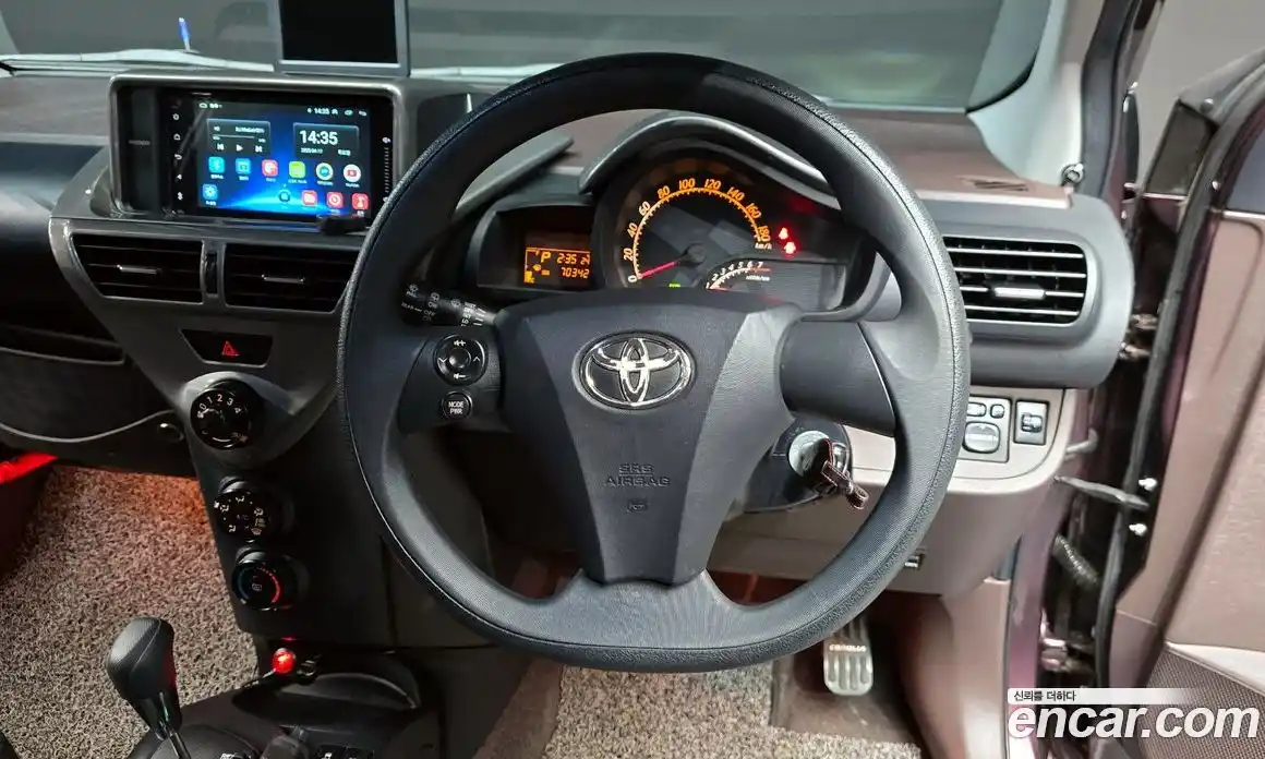 Toyota iQ 2010 1.0 Автомат в Москве № 170093, фото 10