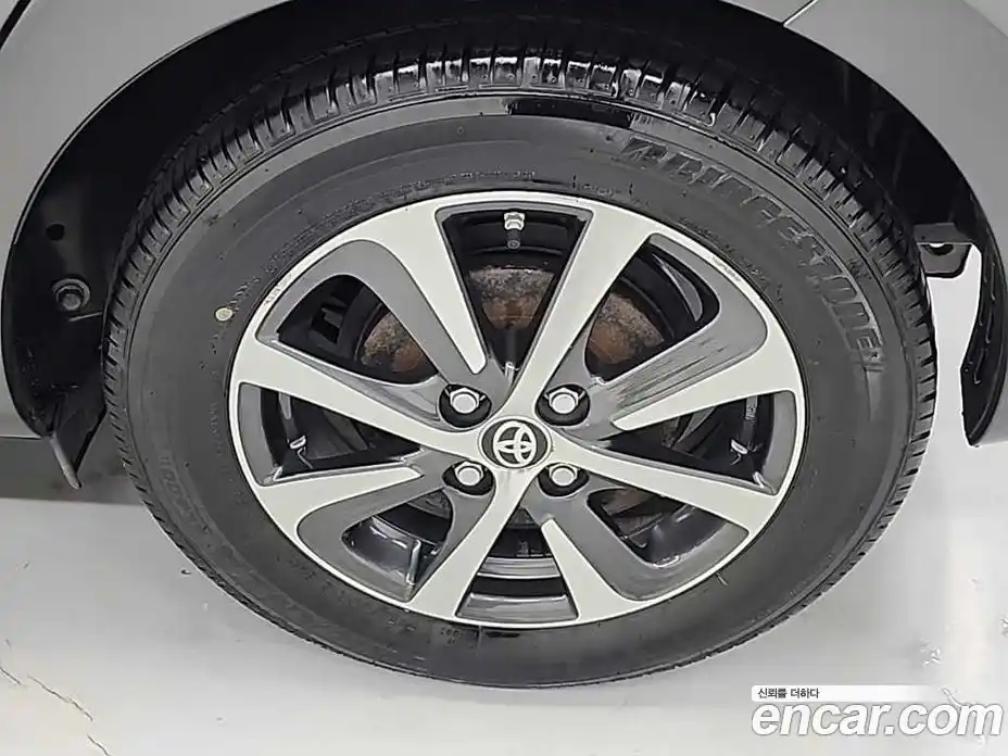 Toyota Prius 2018 1.5 Автомат в Москве № 170322, фото 11