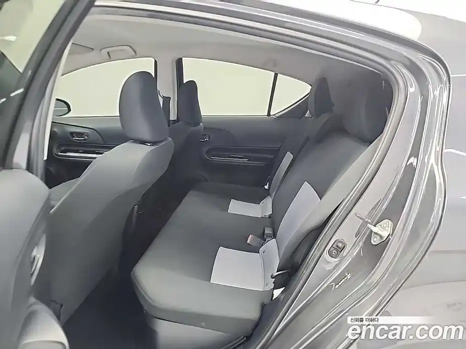 Toyota Prius 2018 1.5 Автомат в Москве № 170322, фото 12