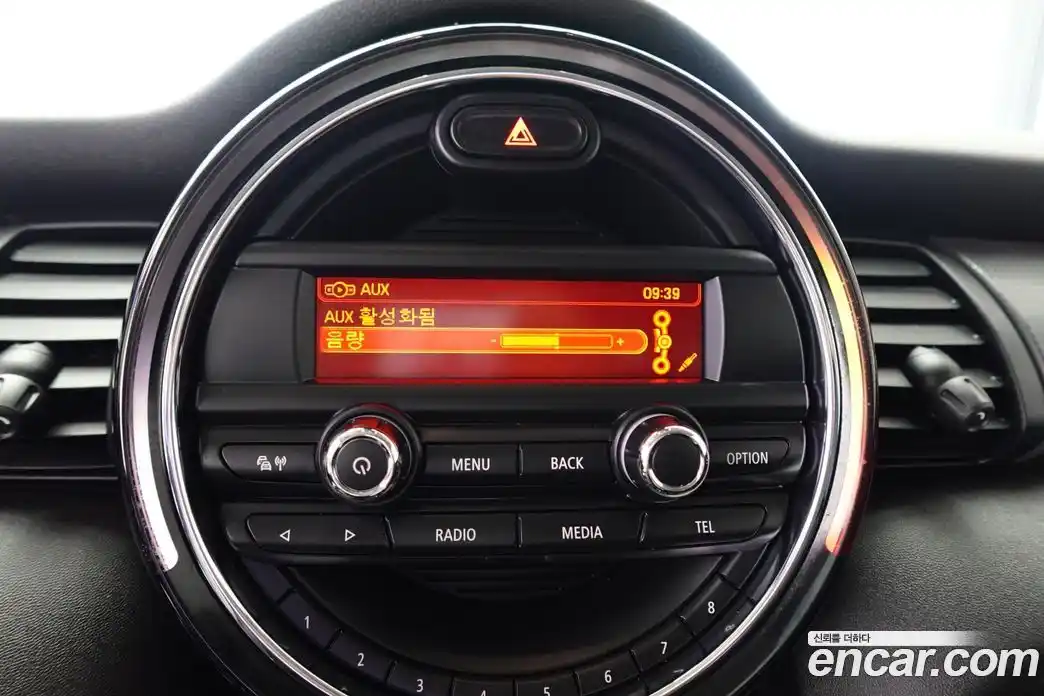 Mini Cooper 2017 1.5 Автомат в Москве № 181807, фото 11