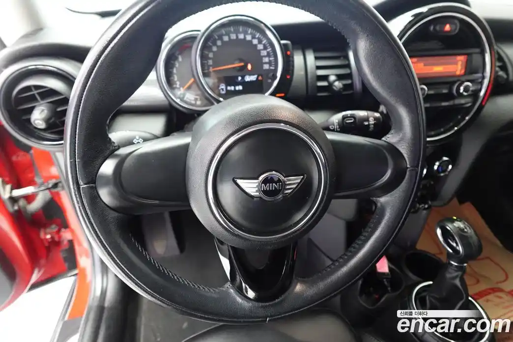 Mini Cooper 2017 1.5 Автомат в Москве № 181807, фото 13