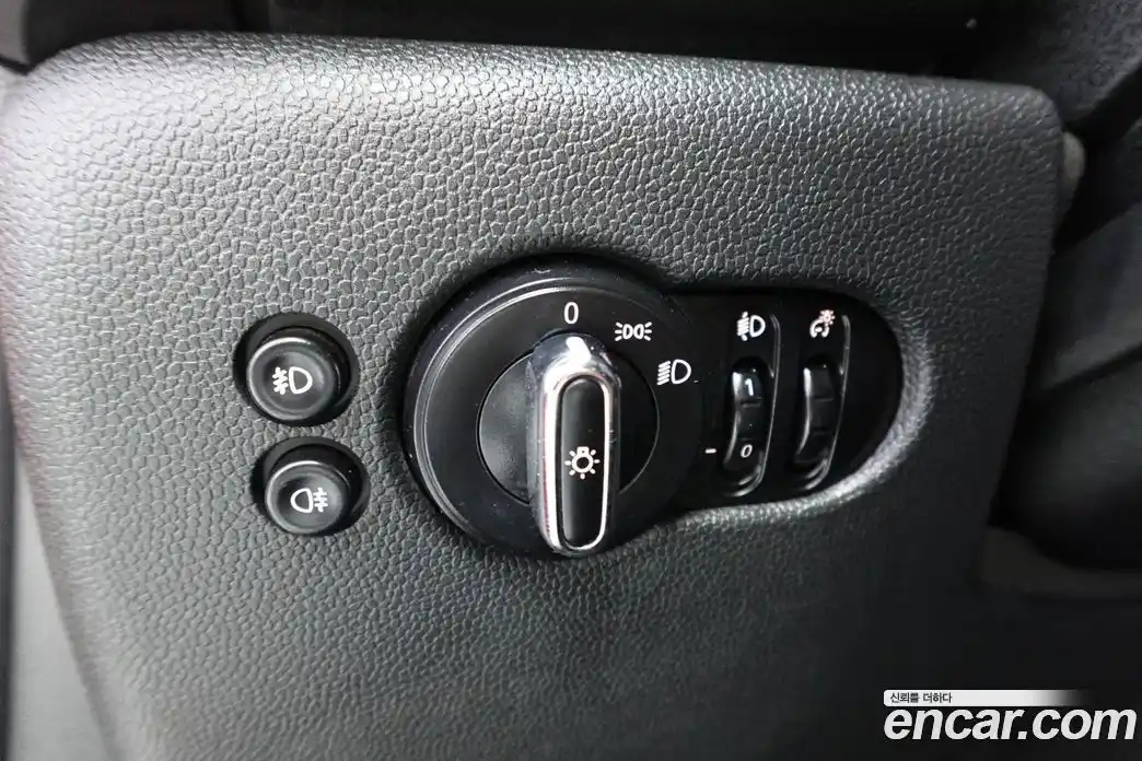 Mini Cooper 2017 1.5 Автомат в Москве № 181807, фото 15